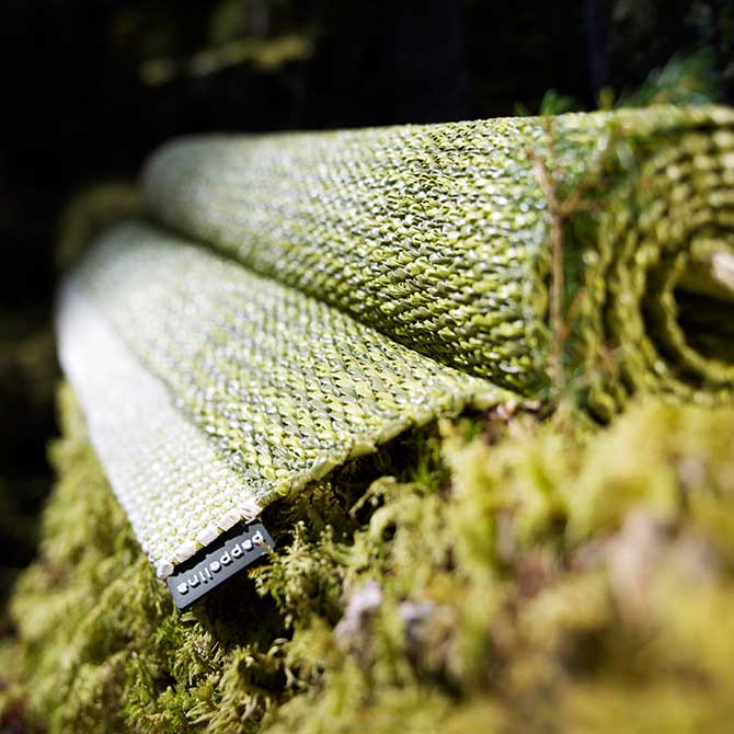 pappelina_mono_lifestyle_plastic_rug_Online-MoroArredamenti-rivenditore-negozi-lombardia-piemonte