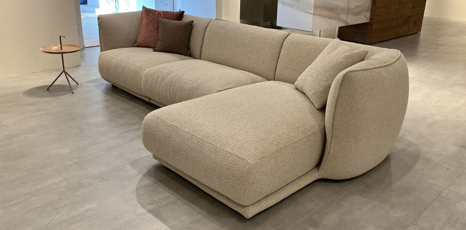 Divano-Vela-Piping-Saba-Italia-expo-outlet-Moro-1